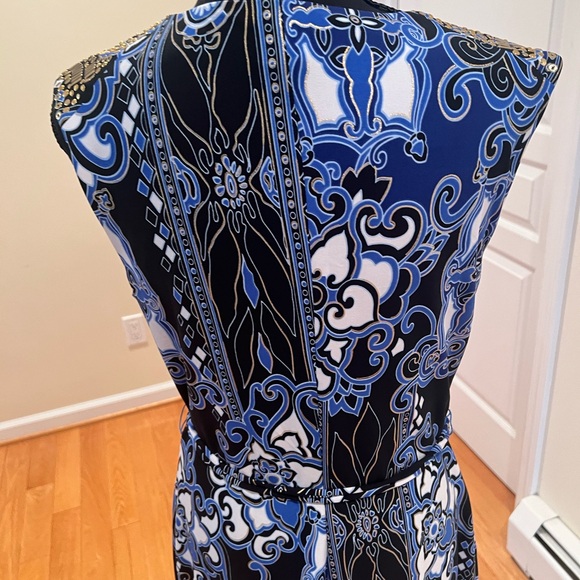 Cache elegant dress with beaded shoulders and nice belt size L  timeless piece - Picture 8 of 15